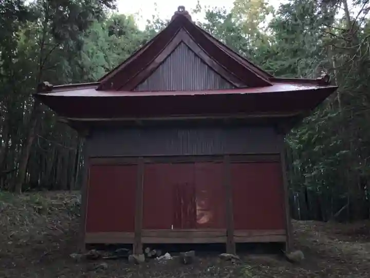 東小高神社の本殿・本堂