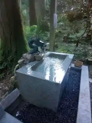 御岩神社の手水舎