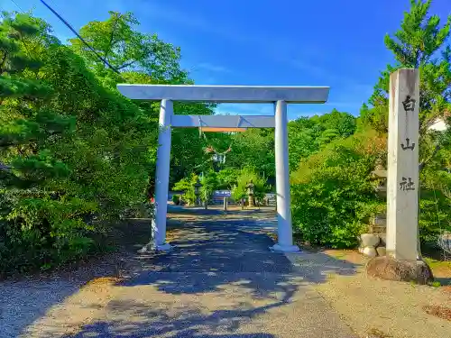 白山神社（木曽川町黒田）の鳥居