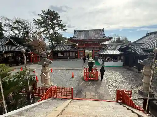紀州東照宮の{uncategorized: "未分類", other: "その他", undefined: "問題あり", building: "その他建物", grave: "お墓", sacred_gate: "鳥居", guardian: "狛犬", statue: "像", buddha: "仏像", history: "歴史", nature: "自然", garden: "庭園", animal: "動物", pagoda: "塔", temizu: "手水舎", mountain_gate: "山門・神門", sanctuary: "本殿・本堂", subordinate: "末社・摂社", art: "芸術", scenery: "景色", jizo: "地蔵", ema: "絵馬", goshuin: "御朱印", omikuji: "おみくじ", items: "授与品その他", amulet: "お守り", goshuincho: "御朱印帳", eats: "食事", festival: "お祭り", votive_dance: "神楽", shichigosan: "七五三参", wedding: "結婚式", experience: "体験その他", initially: "初詣", around: "周辺", anti_infection: "感染症対策"}