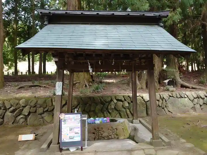 都々古別神社(八槻)の手水舎