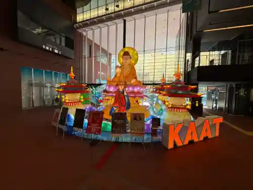 石川町諏訪神社の{uncategorized: "未分類", other: "その他", undefined: "問題あり", building: "その他建物", grave: "お墓", sacred_gate: "鳥居", guardian: "狛犬", statue: "像", buddha: "仏像", history: "歴史", nature: "自然", garden: "庭園", animal: "動物", pagoda: "塔", temizu: "手水舎", mountain_gate: "山門・神門", sanctuary: "本殿・本堂", subordinate: "末社・摂社", art: "芸術", scenery: "景色", jizo: "地蔵", ema: "絵馬", goshuin: "御朱印", omikuji: "おみくじ", items: "授与品その他", amulet: "お守り", goshuincho: "御朱印帳", eats: "食事", festival: "お祭り", votive_dance: "神楽", shichigosan: "七五三参", wedding: "結婚式", experience: "体験その他", initially: "初詣", around: "周辺", anti_infection: "感染症対策"}