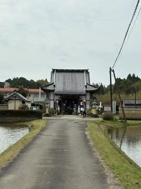良玄寺の{uncategorized: "未分類", other: "その他", undefined: "問題あり", building: "その他建物", grave: "お墓", sacred_gate: "鳥居", guardian: "狛犬", statue: "像", buddha: "仏像", history: "歴史", nature: "自然", garden: "庭園", animal: "動物", pagoda: "塔", temizu: "手水舎", mountain_gate: "山門・神門", sanctuary: "本殿・本堂", subordinate: "末社・摂社", art: "芸術", scenery: "景色", jizo: "地蔵", ema: "絵馬", goshuin: "御朱印", omikuji: "おみくじ", items: "授与品その他", amulet: "お守り", goshuincho: "御朱印帳", eats: "食事", festival: "お祭り", votive_dance: "神楽", shichigosan: "七五三参", wedding: "結婚式", experience: "体験その他", initially: "初詣", around: "周辺", anti_infection: "感染症対策"}
