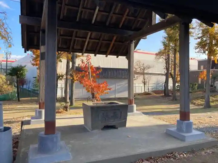 三里塚神社の手水舎