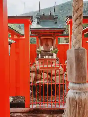 茶の木稲荷神社の{uncategorized: "未分類", other: "その他", undefined: "問題あり", building: "その他建物", grave: "お墓", sacred_gate: "鳥居", guardian: "狛犬", statue: "像", buddha: "仏像", history: "歴史", nature: "自然", garden: "庭園", animal: "動物", pagoda: "塔", temizu: "手水舎", mountain_gate: "山門・神門", sanctuary: "本殿・本堂", subordinate: "末社・摂社", art: "芸術", scenery: "景色", jizo: "地蔵", ema: "絵馬", goshuin: "御朱印", omikuji: "おみくじ", items: "授与品その他", amulet: "お守り", goshuincho: "御朱印帳", eats: "食事", festival: "お祭り", votive_dance: "神楽", shichigosan: "七五三参", wedding: "結婚式", experience: "体験その他", initially: "初詣", around: "周辺", anti_infection: "感染症対策"}