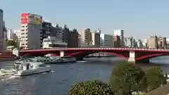 三囲神社の周辺