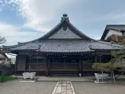 誓光寺の{uncategorized: "未分類", other: "その他", undefined: "問題あり", building: "その他建物", grave: "お墓", sacred_gate: "鳥居", guardian: "狛犬", statue: "像", buddha: "仏像", history: "歴史", nature: "自然", garden: "庭園", animal: "動物", pagoda: "塔", temizu: "手水舎", mountain_gate: "山門・神門", sanctuary: "本殿・本堂", subordinate: "末社・摂社", art: "芸術", scenery: "景色", jizo: "地蔵", ema: "絵馬", goshuin: "御朱印", omikuji: "おみくじ", items: "授与品その他", amulet: "お守り", goshuincho: "御朱印帳", eats: "食事", festival: "お祭り", votive_dance: "神楽", shichigosan: "七五三参", wedding: "結婚式", experience: "体験その他", initially: "初詣", around: "周辺", anti_infection: "感染症対策"}