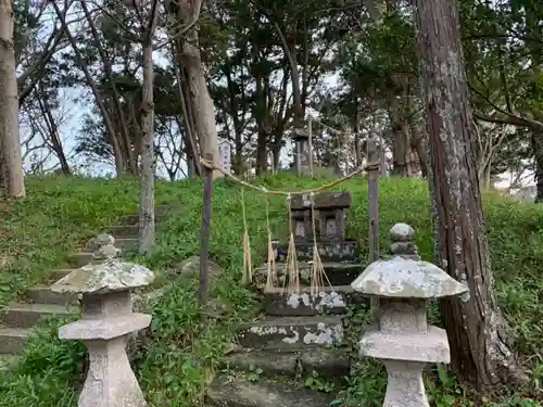 犬石神社の末社