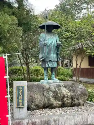鑁阿寺の{uncategorized: "未分類", other: "その他", undefined: "問題あり", building: "その他建物", grave: "お墓", sacred_gate: "鳥居", guardian: "狛犬", statue: "像", buddha: "仏像", history: "歴史", nature: "自然", garden: "庭園", animal: "動物", pagoda: "塔", temizu: "手水舎", mountain_gate: "山門・神門", sanctuary: "本殿・本堂", subordinate: "末社・摂社", art: "芸術", scenery: "景色", jizo: "地蔵", ema: "絵馬", goshuin: "御朱印", omikuji: "おみくじ", items: "授与品その他", amulet: "お守り", goshuincho: "御朱印帳", eats: "食事", festival: "お祭り", votive_dance: "神楽", shichigosan: "七五三参", wedding: "結婚式", experience: "体験その他", initially: "初詣", around: "周辺", anti_infection: "感染症対策"}