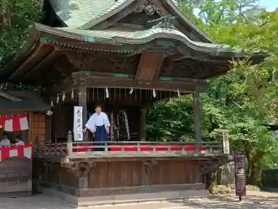 宇都宮二荒山神社の{uncategorized: "未分類", other: "その他", undefined: "問題あり", building: "その他建物", grave: "お墓", sacred_gate: "鳥居", guardian: "狛犬", statue: "像", buddha: "仏像", history: "歴史", nature: "自然", garden: "庭園", animal: "動物", pagoda: "塔", temizu: "手水舎", mountain_gate: "山門・神門", sanctuary: "本殿・本堂", subordinate: "末社・摂社", art: "芸術", scenery: "景色", jizo: "地蔵", ema: "絵馬", goshuin: "御朱印", omikuji: "おみくじ", items: "授与品その他", amulet: "お守り", goshuincho: "御朱印帳", eats: "食事", festival: "お祭り", votive_dance: "神楽", shichigosan: "七五三参", wedding: "結婚式", experience: "体験その他", initially: "初詣", around: "周辺", anti_infection: "感染症対策"}