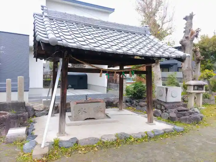 神明社(一色町)の手水舎