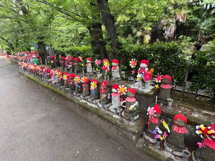 増上寺の{uncategorized: "未分類", other: "その他", undefined: "問題あり", building: "その他建物", grave: "お墓", sacred_gate: "鳥居", guardian: "狛犬", statue: "像", buddha: "仏像", history: "歴史", nature: "自然", garden: "庭園", animal: "動物", pagoda: "塔", temizu: "手水舎", mountain_gate: "山門・神門", sanctuary: "本殿・本堂", subordinate: "末社・摂社", art: "芸術", scenery: "景色", jizo: "地蔵", ema: "絵馬", goshuin: "御朱印", omikuji: "おみくじ", items: "授与品その他", amulet: "お守り", goshuincho: "御朱印帳", eats: "食事", festival: "お祭り", votive_dance: "神楽", shichigosan: "七五三参", wedding: "結婚式", experience: "体験その他", initially: "初詣", around: "周辺", anti_infection: "感染症対策"}