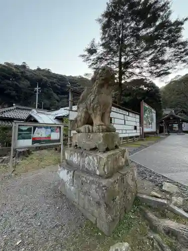 美保神社の{uncategorized: "未分類", other: "その他", undefined: "問題あり", building: "その他建物", grave: "お墓", sacred_gate: "鳥居", guardian: "狛犬", statue: "像", buddha: "仏像", history: "歴史", nature: "自然", garden: "庭園", animal: "動物", pagoda: "塔", temizu: "手水舎", mountain_gate: "山門・神門", sanctuary: "本殿・本堂", subordinate: "末社・摂社", art: "芸術", scenery: "景色", jizo: "地蔵", ema: "絵馬", goshuin: "御朱印", omikuji: "おみくじ", items: "授与品その他", amulet: "お守り", goshuincho: "御朱印帳", eats: "食事", festival: "お祭り", votive_dance: "神楽", shichigosan: "七五三参", wedding: "結婚式", experience: "体験その他", initially: "初詣", around: "周辺", anti_infection: "感染症対策"}