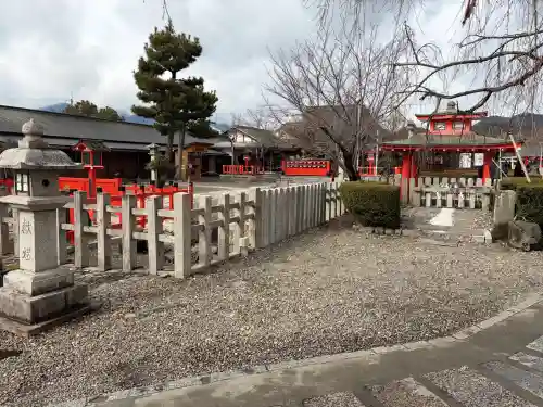 車折神社の{uncategorized: "未分類", other: "その他", undefined: "問題あり", building: "その他建物", grave: "お墓", sacred_gate: "鳥居", guardian: "狛犬", statue: "像", buddha: "仏像", history: "歴史", nature: "自然", garden: "庭園", animal: "動物", pagoda: "塔", temizu: "手水舎", mountain_gate: "山門・神門", sanctuary: "本殿・本堂", subordinate: "末社・摂社", art: "芸術", scenery: "景色", jizo: "地蔵", ema: "絵馬", goshuin: "御朱印", omikuji: "おみくじ", items: "授与品その他", amulet: "お守り", goshuincho: "御朱印帳", eats: "食事", festival: "お祭り", votive_dance: "神楽", shichigosan: "七五三参", wedding: "結婚式", experience: "体験その他", initially: "初詣", around: "周辺", anti_infection: "感染症対策"}