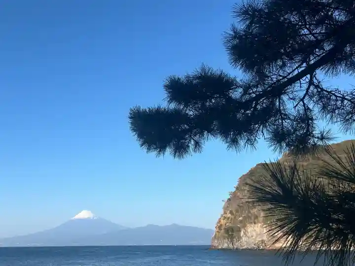 諸口神社の{uncategorized: "未分類", other: "その他", undefined: "問題あり", building: "その他建物", grave: "お墓", sacred_gate: "鳥居", guardian: "狛犬", statue: "像", buddha: "仏像", history: "歴史", nature: "自然", garden: "庭園", animal: "動物", pagoda: "塔", temizu: "手水舎", mountain_gate: "山門・神門", sanctuary: "本殿・本堂", subordinate: "末社・摂社", art: "芸術", scenery: "景色", jizo: "地蔵", ema: "絵馬", goshuin: "御朱印", omikuji: "おみくじ", items: "授与品その他", amulet: "お守り", goshuincho: "御朱印帳", eats: "食事", festival: "お祭り", votive_dance: "神楽", shichigosan: "七五三参", wedding: "結婚式", experience: "体験その他", initially: "初詣", around: "周辺", anti_infection: "感染症対策"}