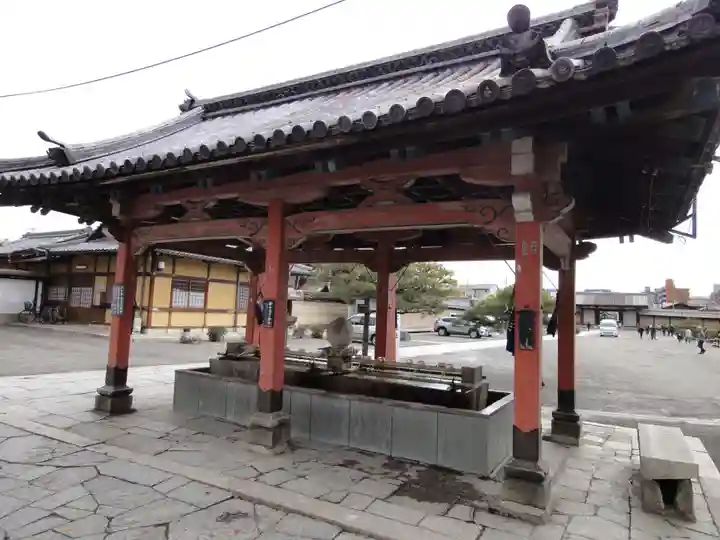 東寺(教王護国寺)の手水舎