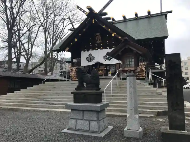 札幌諏訪神社の本殿・本堂