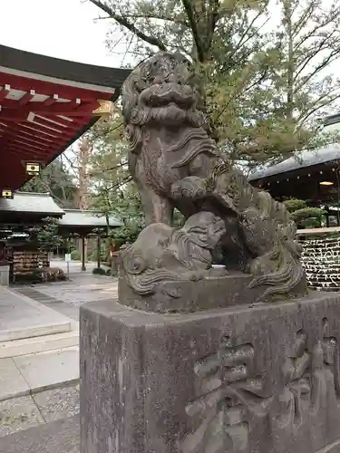 越ヶ谷久伊豆神社の狛犬