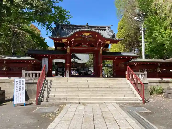 秩父神社の山門・神門