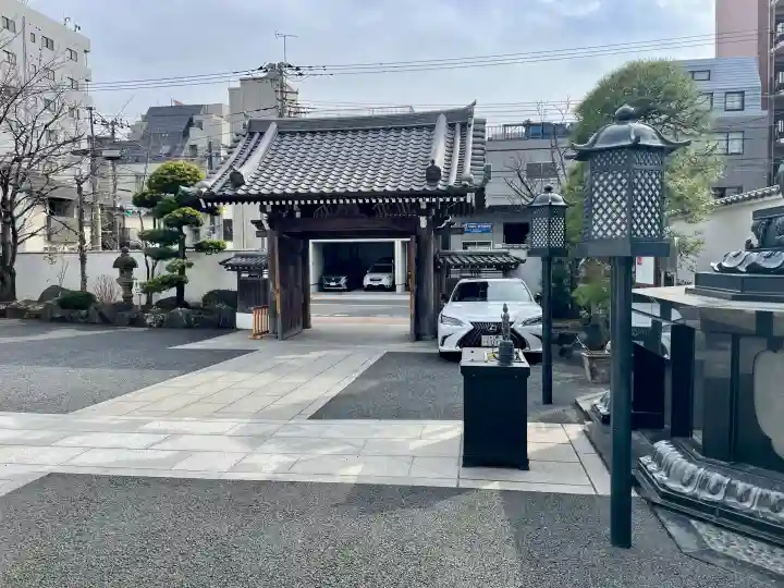 重願寺の{uncategorized: "未分類", other: "その他", undefined: "問題あり", building: "その他建物", grave: "お墓", sacred_gate: "鳥居", guardian: "狛犬", statue: "像", buddha: "仏像", history: "歴史", nature: "自然", garden: "庭園", animal: "動物", pagoda: "塔", temizu: "手水舎", mountain_gate: "山門・神門", sanctuary: "本殿・本堂", subordinate: "末社・摂社", art: "芸術", scenery: "景色", jizo: "地蔵", ema: "絵馬", goshuin: "御朱印", omikuji: "おみくじ", items: "授与品その他", amulet: "お守り", goshuincho: "御朱印帳", eats: "食事", festival: "お祭り", votive_dance: "神楽", shichigosan: "七五三参", wedding: "結婚式", experience: "体験その他", initially: "初詣", around: "周辺", anti_infection: "感染症対策"}