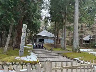 中尊寺の{uncategorized: "未分類", other: "その他", undefined: "問題あり", building: "その他建物", grave: "お墓", sacred_gate: "鳥居", guardian: "狛犬", statue: "像", buddha: "仏像", history: "歴史", nature: "自然", garden: "庭園", animal: "動物", pagoda: "塔", temizu: "手水舎", mountain_gate: "山門・神門", sanctuary: "本殿・本堂", subordinate: "末社・摂社", art: "芸術", scenery: "景色", jizo: "地蔵", ema: "絵馬", goshuin: "御朱印", omikuji: "おみくじ", items: "授与品その他", amulet: "お守り", goshuincho: "御朱印帳", eats: "食事", festival: "お祭り", votive_dance: "神楽", shichigosan: "七五三参", wedding: "結婚式", experience: "体験その他", initially: "初詣", around: "周辺", anti_infection: "感染症対策"}