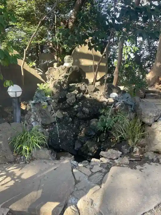 検見川神社の{uncategorized: "未分類", other: "その他", undefined: "問題あり", building: "その他建物", grave: "お墓", sacred_gate: "鳥居", guardian: "狛犬", statue: "像", buddha: "仏像", history: "歴史", nature: "自然", garden: "庭園", animal: "動物", pagoda: "塔", temizu: "手水舎", mountain_gate: "山門・神門", sanctuary: "本殿・本堂", subordinate: "末社・摂社", art: "芸術", scenery: "景色", jizo: "地蔵", ema: "絵馬", goshuin: "御朱印", omikuji: "おみくじ", items: "授与品その他", amulet: "お守り", goshuincho: "御朱印帳", eats: "食事", festival: "お祭り", votive_dance: "神楽", shichigosan: "七五三参", wedding: "結婚式", experience: "体験その他", initially: "初詣", around: "周辺", anti_infection: "感染症対策"}