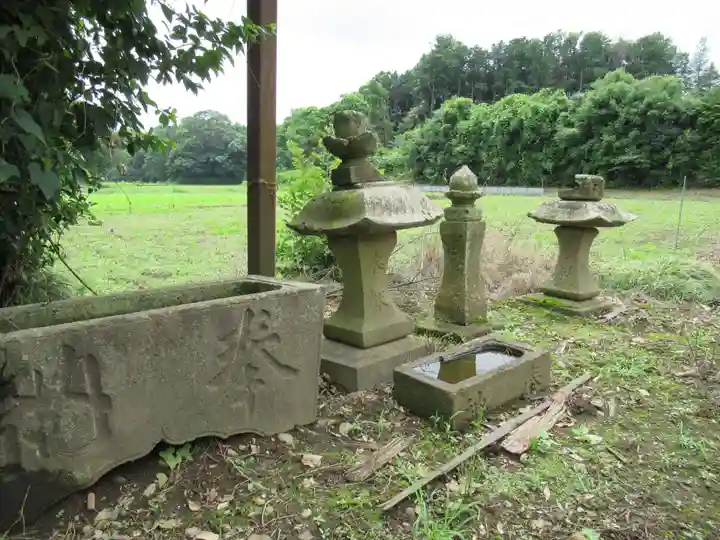 山村のかねふり地蔵尊の手水舎
