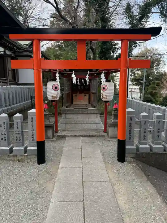 星川杉山神社の{uncategorized: "未分類", other: "その他", undefined: "問題あり", building: "その他建物", grave: "お墓", sacred_gate: "鳥居", guardian: "狛犬", statue: "像", buddha: "仏像", history: "歴史", nature: "自然", garden: "庭園", animal: "動物", pagoda: "塔", temizu: "手水舎", mountain_gate: "山門・神門", sanctuary: "本殿・本堂", subordinate: "末社・摂社", art: "芸術", scenery: "景色", jizo: "地蔵", ema: "絵馬", goshuin: "御朱印", omikuji: "おみくじ", items: "授与品その他", amulet: "お守り", goshuincho: "御朱印帳", eats: "食事", festival: "お祭り", votive_dance: "神楽", shichigosan: "七五三参", wedding: "結婚式", experience: "体験その他", initially: "初詣", around: "周辺", anti_infection: "感染症対策"}
