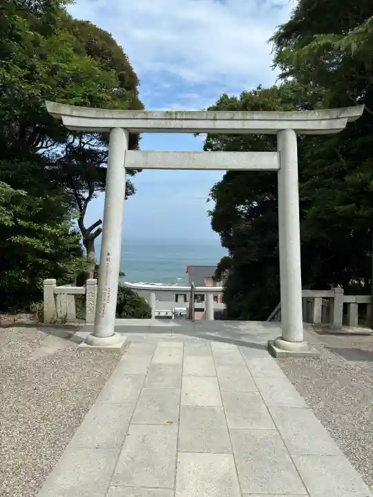 大洗磯前神社の{uncategorized: "未分類", other: "その他", undefined: "問題あり", building: "その他建物", grave: "お墓", sacred_gate: "鳥居", guardian: "狛犬", statue: "像", buddha: "仏像", history: "歴史", nature: "自然", garden: "庭園", animal: "動物", pagoda: "塔", temizu: "手水舎", mountain_gate: "山門・神門", sanctuary: "本殿・本堂", subordinate: "末社・摂社", art: "芸術", scenery: "景色", jizo: "地蔵", ema: "絵馬", goshuin: "御朱印", omikuji: "おみくじ", items: "授与品その他", amulet: "お守り", goshuincho: "御朱印帳", eats: "食事", festival: "お祭り", votive_dance: "神楽", shichigosan: "七五三参", wedding: "結婚式", experience: "体験その他", initially: "初詣", around: "周辺", anti_infection: "感染症対策"}