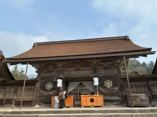 出雲大社の{uncategorized: "未分類", other: "その他", undefined: "問題あり", building: "その他建物", grave: "お墓", sacred_gate: "鳥居", guardian: "狛犬", statue: "像", buddha: "仏像", history: "歴史", nature: "自然", garden: "庭園", animal: "動物", pagoda: "塔", temizu: "手水舎", mountain_gate: "山門・神門", sanctuary: "本殿・本堂", subordinate: "末社・摂社", art: "芸術", scenery: "景色", jizo: "地蔵", ema: "絵馬", goshuin: "御朱印", omikuji: "おみくじ", items: "授与品その他", amulet: "お守り", goshuincho: "御朱印帳", eats: "食事", festival: "お祭り", votive_dance: "神楽", shichigosan: "七五三参", wedding: "結婚式", experience: "体験その他", initially: "初詣", around: "周辺", anti_infection: "感染症対策"}
