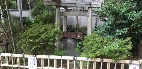 三囲神社の鳥居