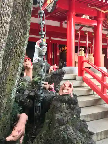 京濱伏見稲荷神社の狛犬