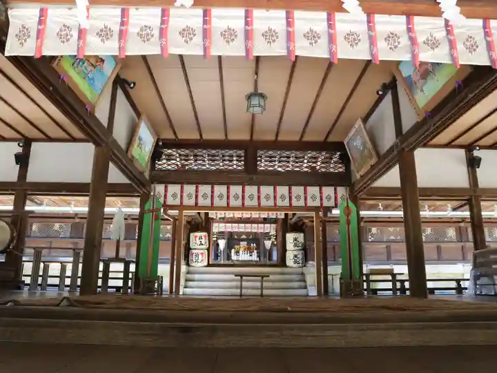 往馬坐伊古麻都比古神社の本殿・本堂