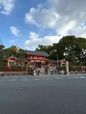 八坂神社(祇園さん)の{uncategorized: "未分類", other: "その他", undefined: "問題あり", building: "その他建物", grave: "お墓", sacred_gate: "鳥居", guardian: "狛犬", statue: "像", buddha: "仏像", history: "歴史", nature: "自然", garden: "庭園", animal: "動物", pagoda: "塔", temizu: "手水舎", mountain_gate: "山門・神門", sanctuary: "本殿・本堂", subordinate: "末社・摂社", art: "芸術", scenery: "景色", jizo: "地蔵", ema: "絵馬", goshuin: "御朱印", omikuji: "おみくじ", items: "授与品その他", amulet: "お守り", goshuincho: "御朱印帳", eats: "食事", festival: "お祭り", votive_dance: "神楽", shichigosan: "七五三参", wedding: "結婚式", experience: "体験その他", initially: "初詣", around: "周辺", anti_infection: "感染症対策"}
