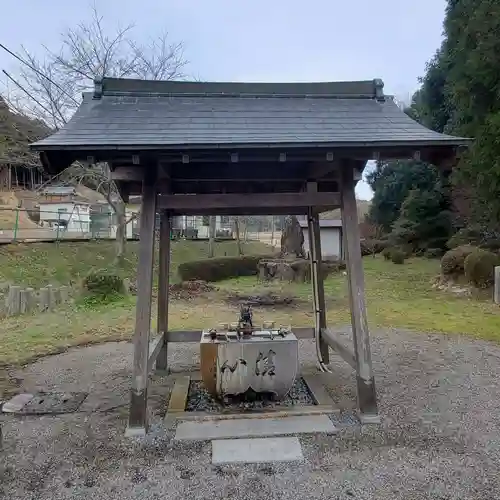 手力神社の手水舎
