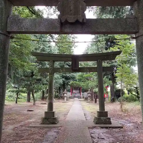 船島稲荷大明神の鳥居