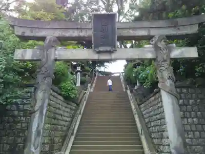 品川神社の鳥居