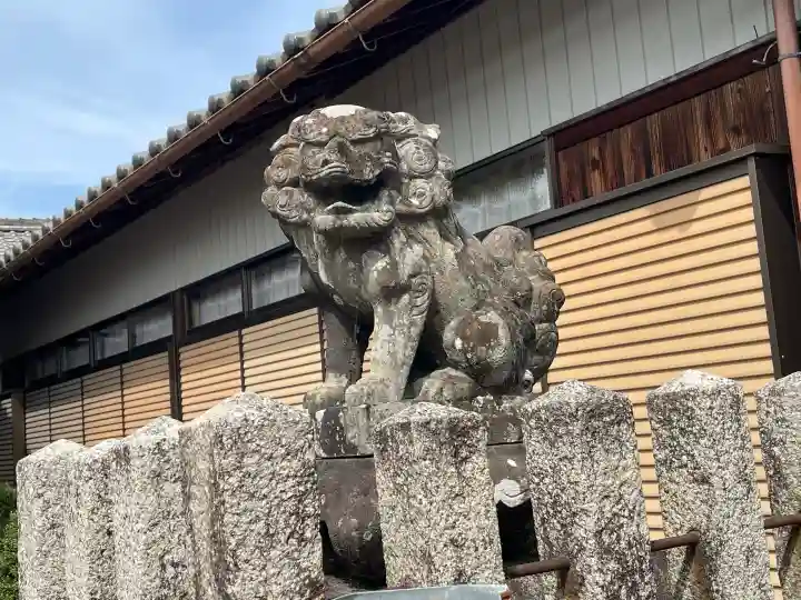 豊歳神社の{uncategorized: "未分類", other: "その他", undefined: "問題あり", building: "その他建物", grave: "お墓", sacred_gate: "鳥居", guardian: "狛犬", statue: "像", buddha: "仏像", history: "歴史", nature: "自然", garden: "庭園", animal: "動物", pagoda: "塔", temizu: "手水舎", mountain_gate: "山門・神門", sanctuary: "本殿・本堂", subordinate: "末社・摂社", art: "芸術", scenery: "景色", jizo: "地蔵", ema: "絵馬", goshuin: "御朱印", omikuji: "おみくじ", items: "授与品その他", amulet: "お守り", goshuincho: "御朱印帳", eats: "食事", festival: "お祭り", votive_dance: "神楽", shichigosan: "七五三参", wedding: "結婚式", experience: "体験その他", initially: "初詣", around: "周辺", anti_infection: "感染症対策"}