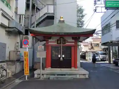 本郷薬師堂の本殿・本堂