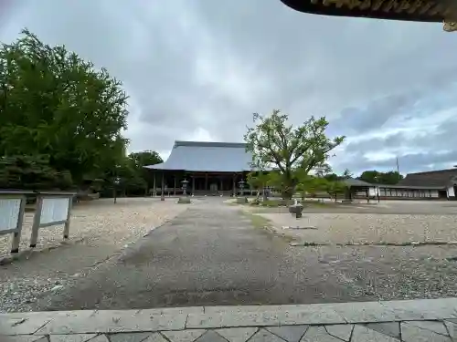 勝興寺の{uncategorized: "未分類", other: "その他", undefined: "問題あり", building: "その他建物", grave: "お墓", sacred_gate: "鳥居", guardian: "狛犬", statue: "像", buddha: "仏像", history: "歴史", nature: "自然", garden: "庭園", animal: "動物", pagoda: "塔", temizu: "手水舎", mountain_gate: "山門・神門", sanctuary: "本殿・本堂", subordinate: "末社・摂社", art: "芸術", scenery: "景色", jizo: "地蔵", ema: "絵馬", goshuin: "御朱印", omikuji: "おみくじ", items: "授与品その他", amulet: "お守り", goshuincho: "御朱印帳", eats: "食事", festival: "お祭り", votive_dance: "神楽", shichigosan: "七五三参", wedding: "結婚式", experience: "体験その他", initially: "初詣", around: "周辺", anti_infection: "感染症対策"}