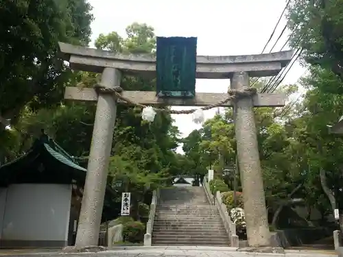 多井畑厄除八幡宮の鳥居