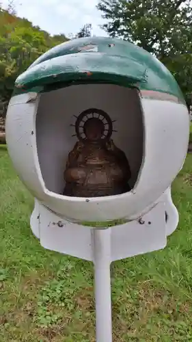 神社（洞爺湖中の島）の仏像