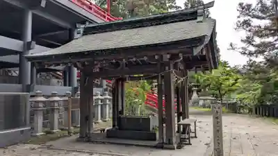 八幡朝見神社の手水舎