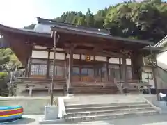 洞泉寺の本殿