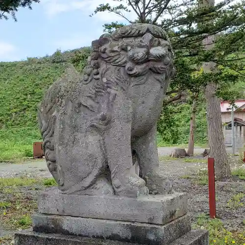 山越諏訪神社の狛犬