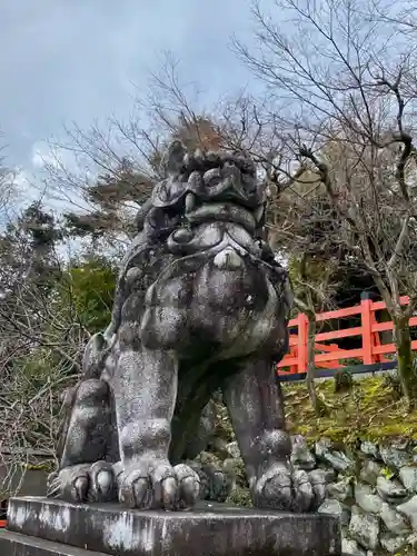 建勲神社の狛犬