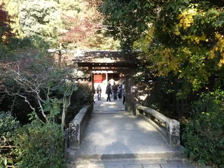 宇治上神社の山門・神門