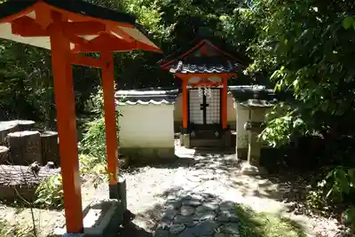 奈良豆比古神社の末社・摂社