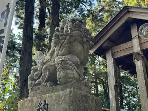 坪沼八幡神社の狛犬