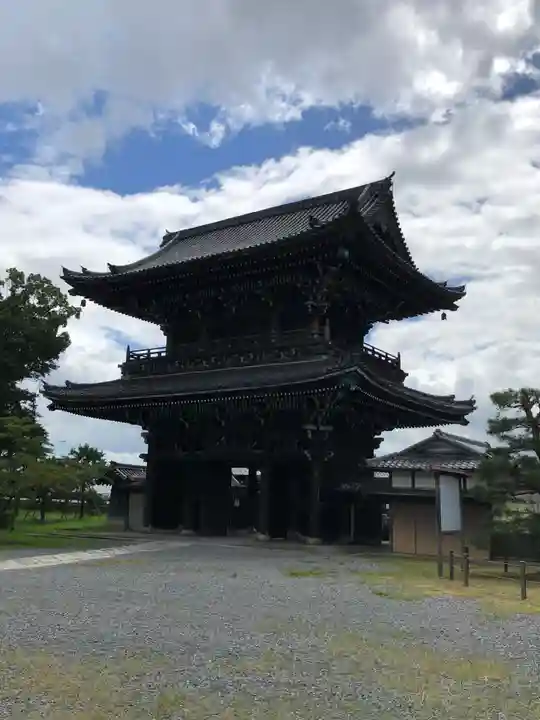 清凉寺の山門・神門